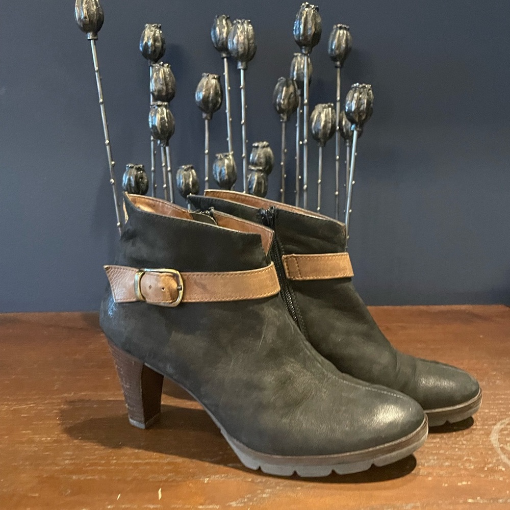 Paul Green Black and Tan Ankle Booties